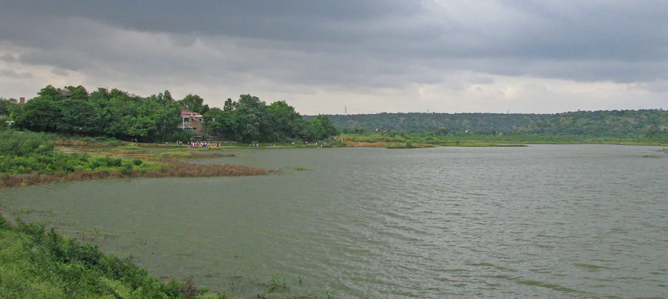 DamDama Lake 